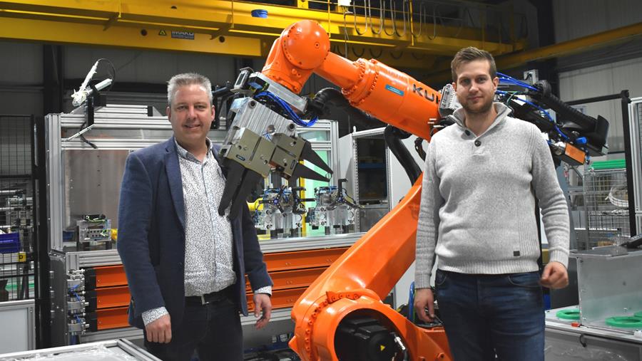 Automatische assemblagecel met grijpers van Schunk