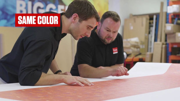 Canon imprime 5 parties d'un revêtement mural à 5 endroits différents dans le monde