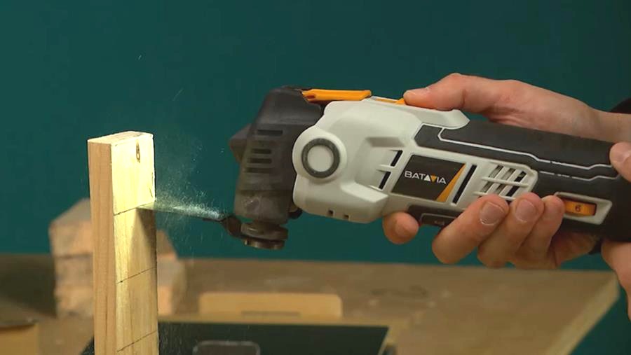 Hoe gebruik je een oscillerende multitool?