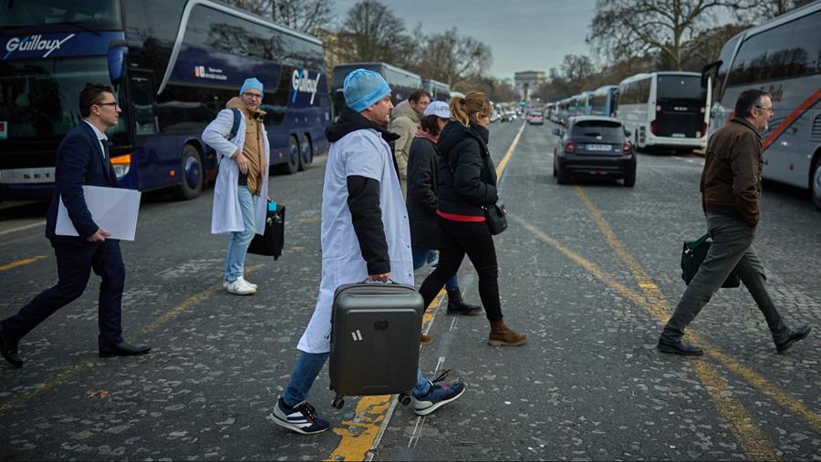 Franse artsen ontlopen met 'asiel' opvordering